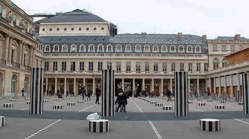 Les colonnes de Buren au  Palais Royal